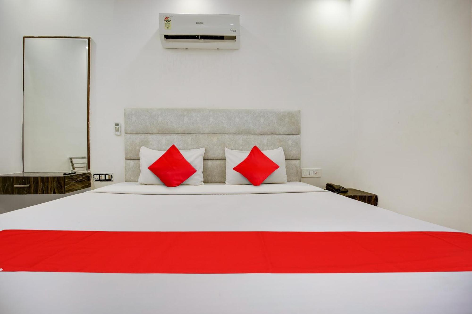 Hotel O Av Continental Zirakpur ภายนอก รูปภาพ