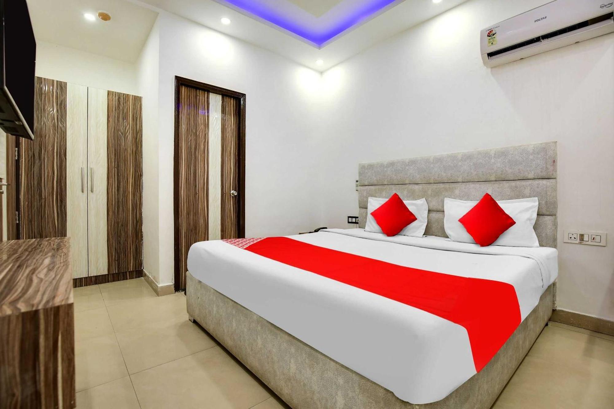 Hotel O Av Continental Zirakpur ภายนอก รูปภาพ