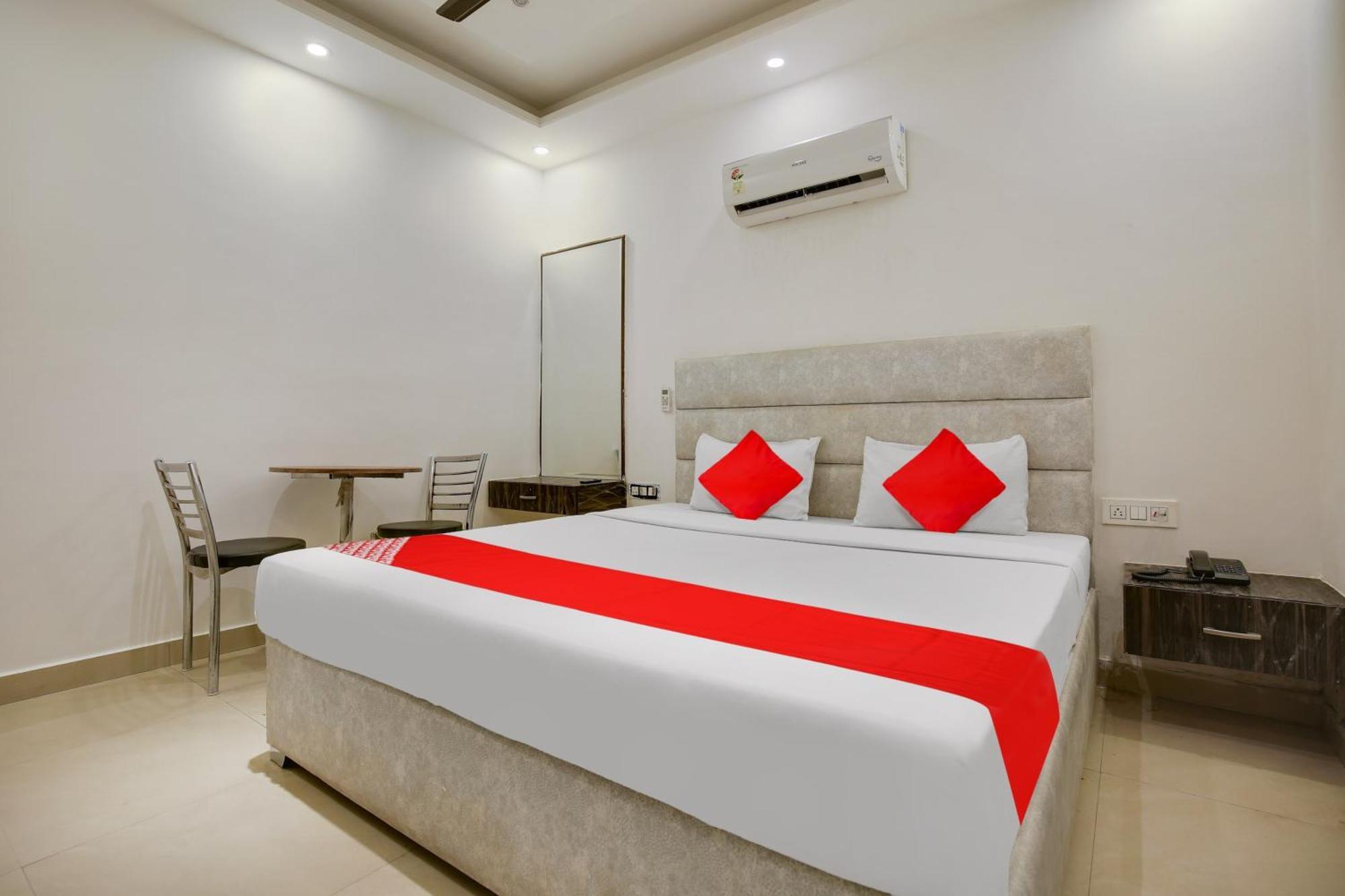 Hotel O Av Continental Zirakpur ภายนอก รูปภาพ