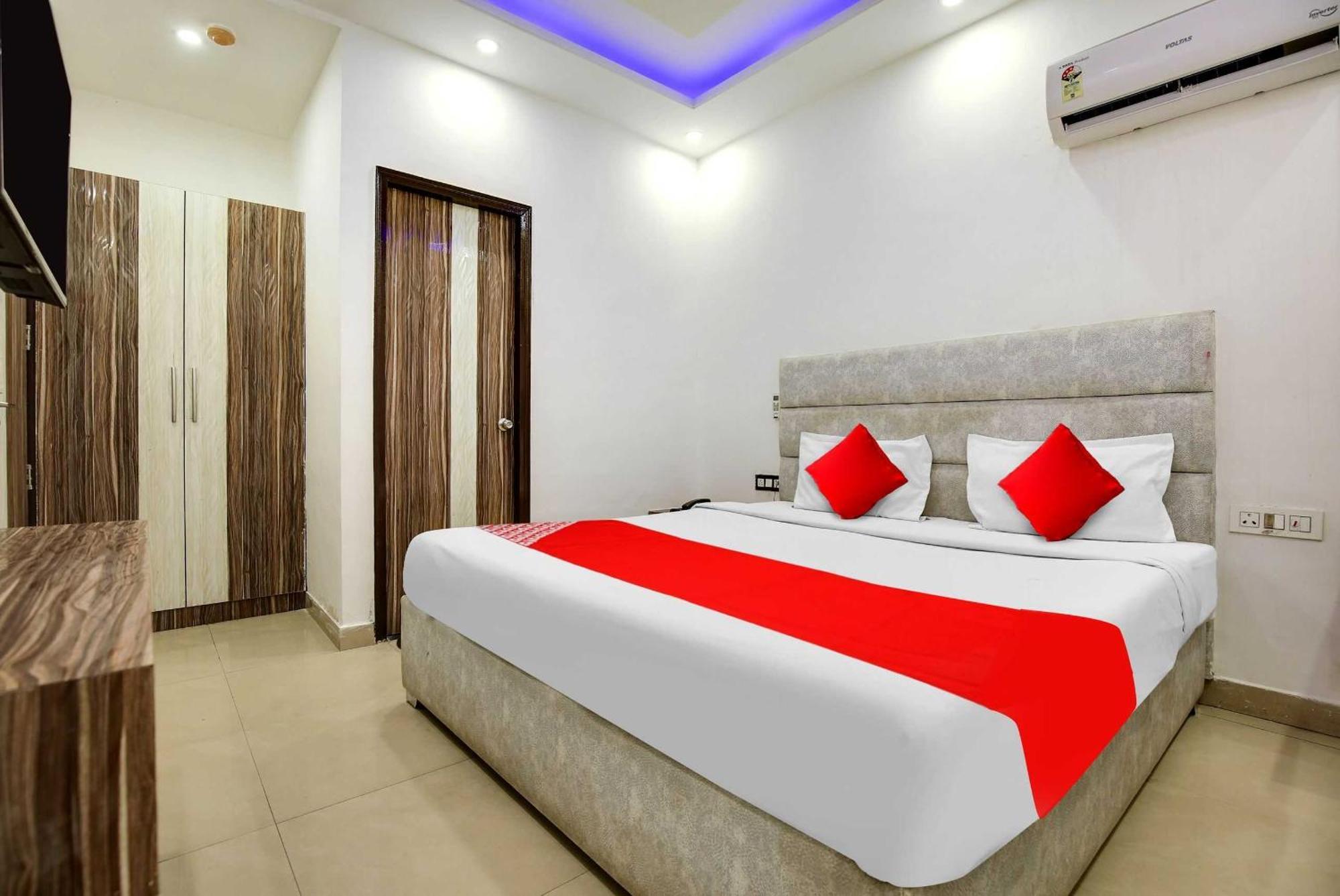 Hotel O Av Continental Zirakpur ภายนอก รูปภาพ