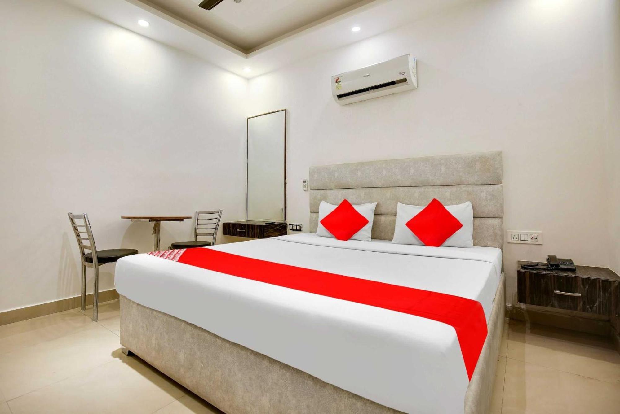 Hotel O Av Continental Zirakpur ภายนอก รูปภาพ