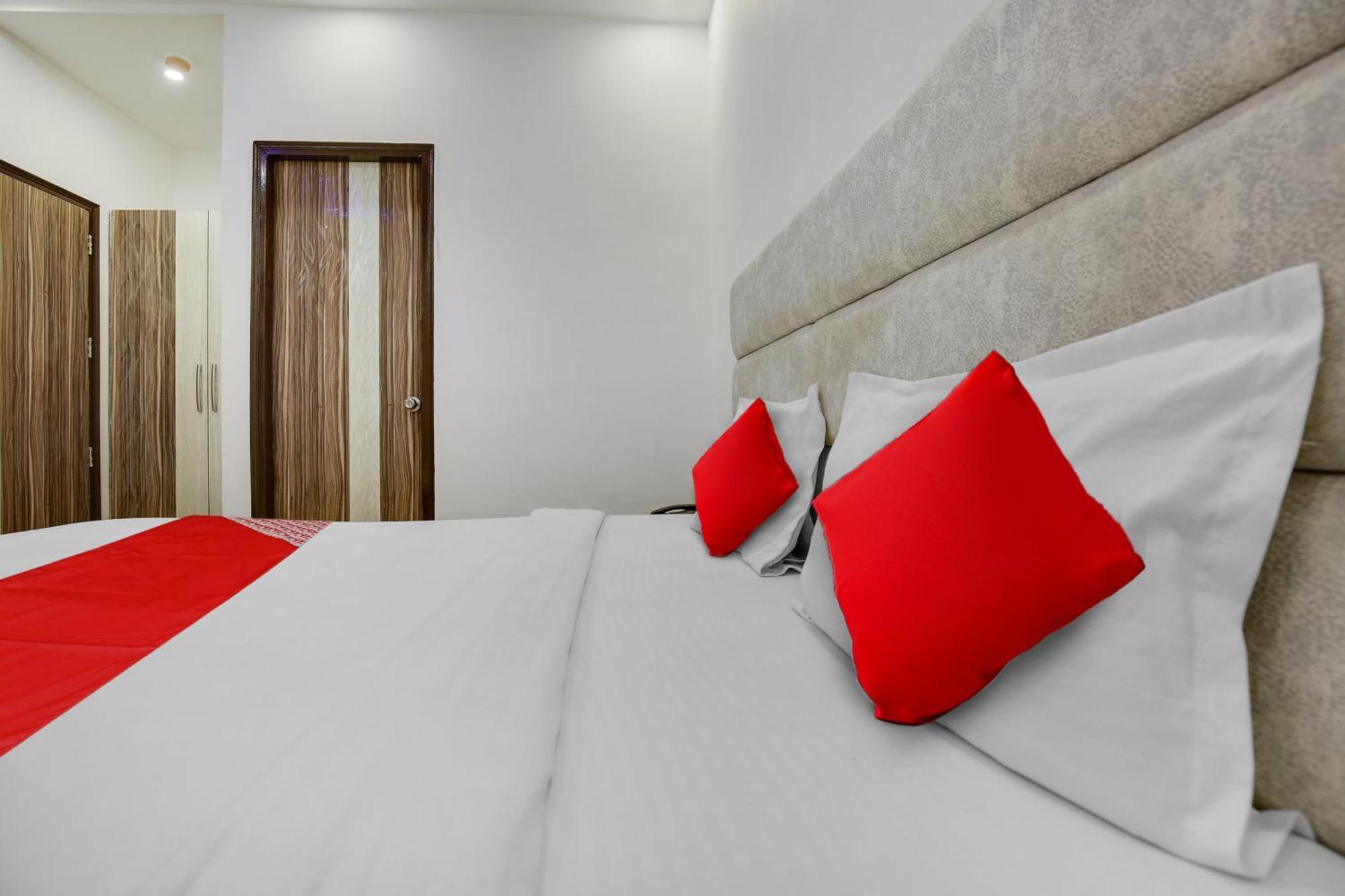 Hotel O Av Continental Zirakpur ภายนอก รูปภาพ