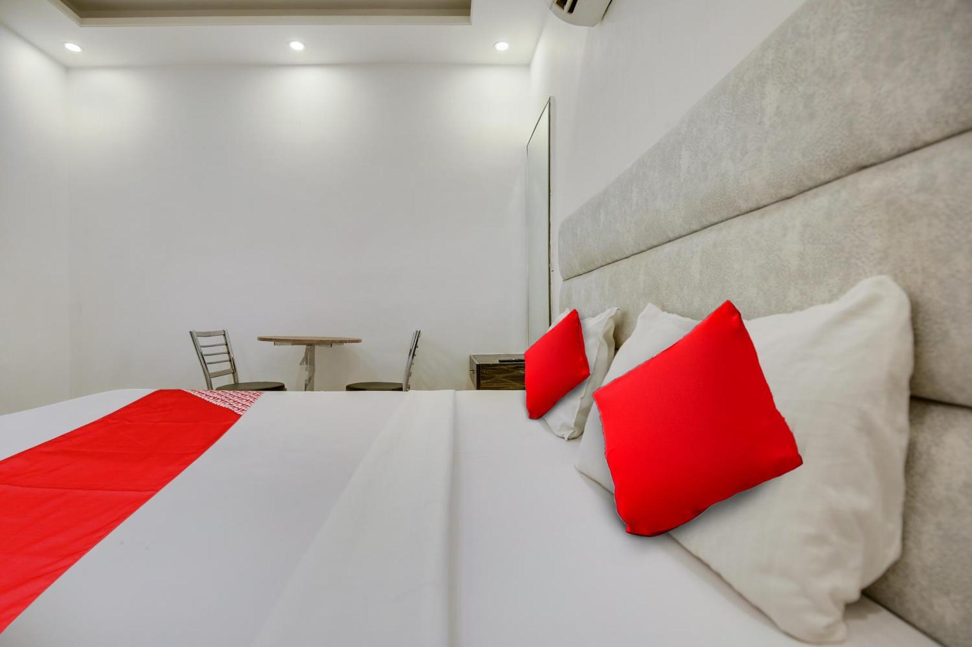 Hotel O Av Continental Zirakpur ภายนอก รูปภาพ